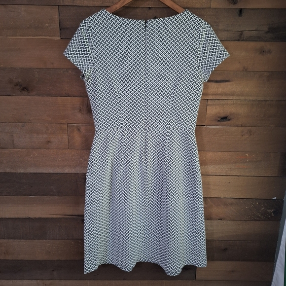 Talbots Black & White Textured Fit & Flare Dress – Size 6 - Picture 6 of 7